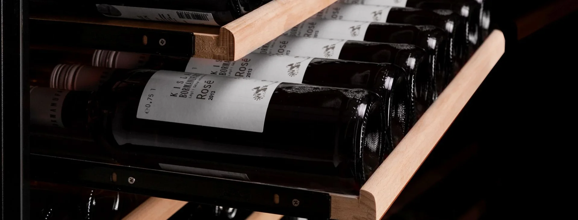 Телескопічні дерев'яні полиці